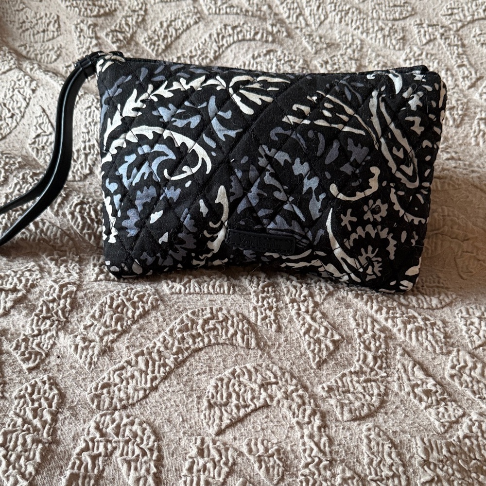 Vera Bradley Black and White Quilted Large wristlet